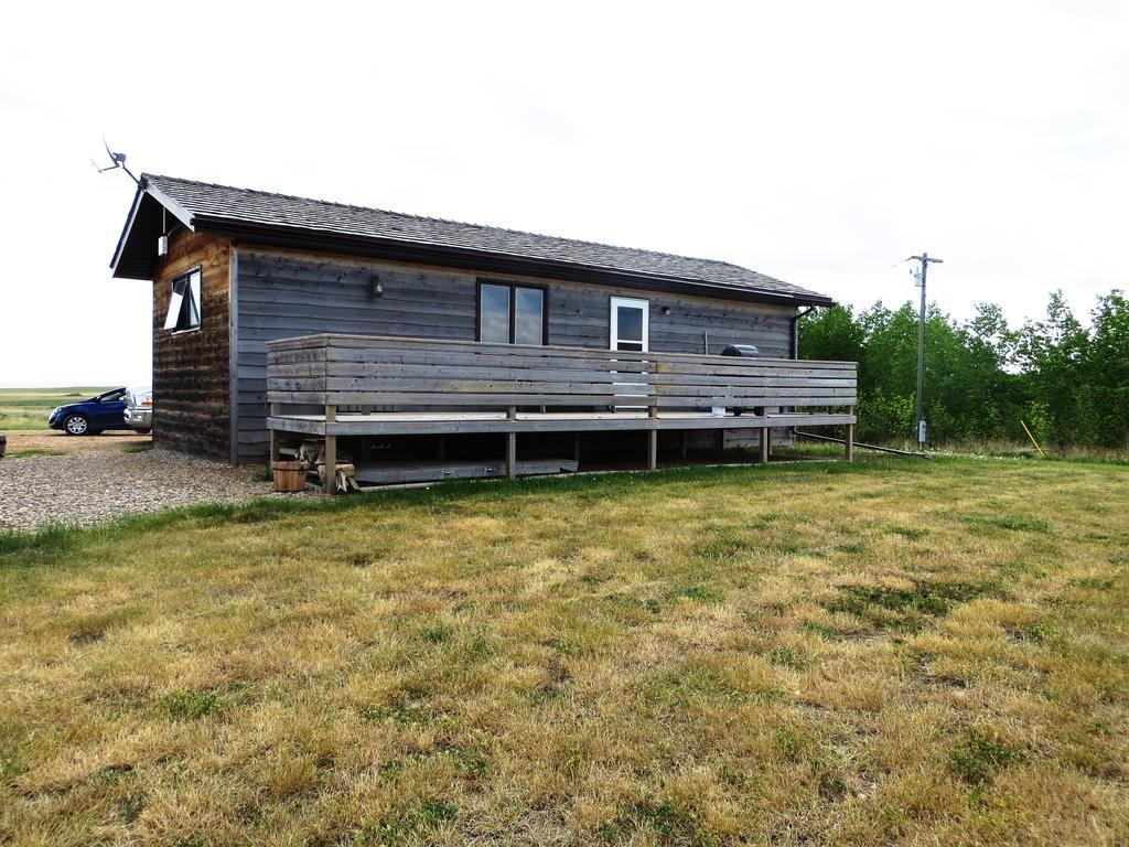 Foxlake Retreat Hanna Exterior foto